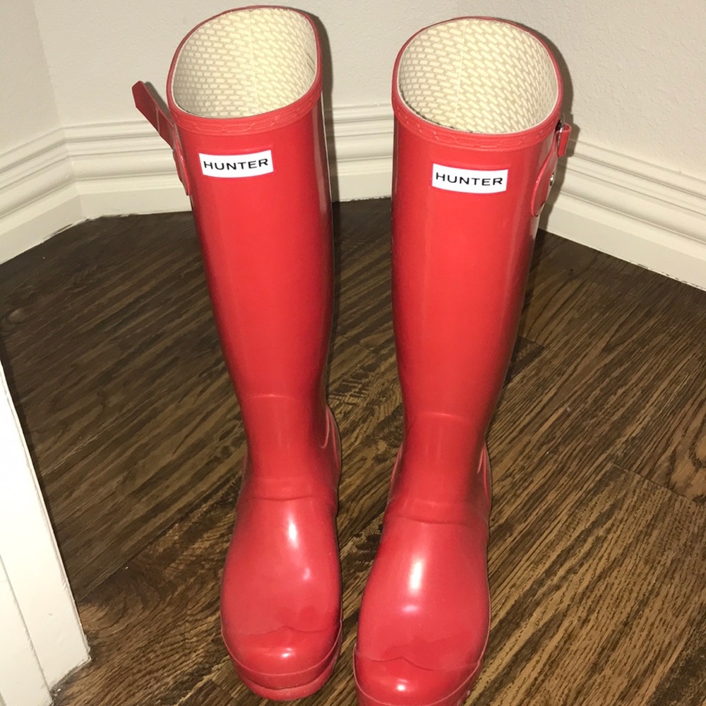 Red Hunter Rain Boots (size 7.5)
